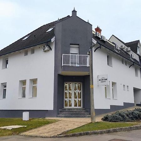 Misleny Home Kozarmisleny Dış mekan fotoğraf